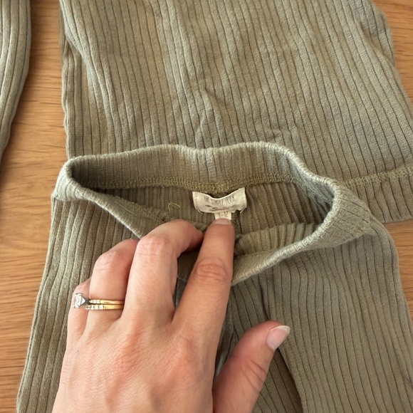 The Simple Folk ribbed set - Picture 2 of 2